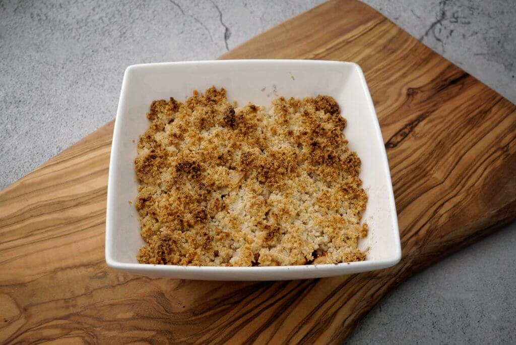 simple paleo apple crumble