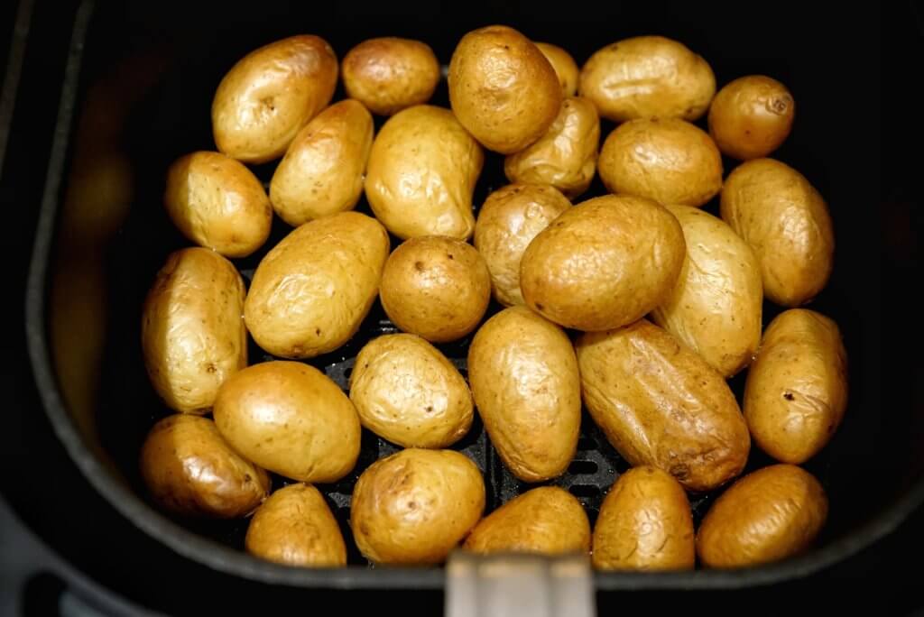 Baby potatoes fried in air fryer