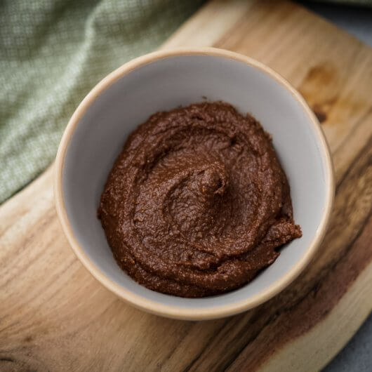 Easy vegan chocolate spread - homemade Nutella recipe